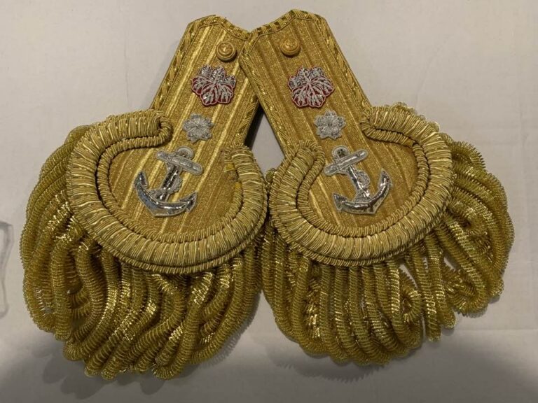 Epaulettes